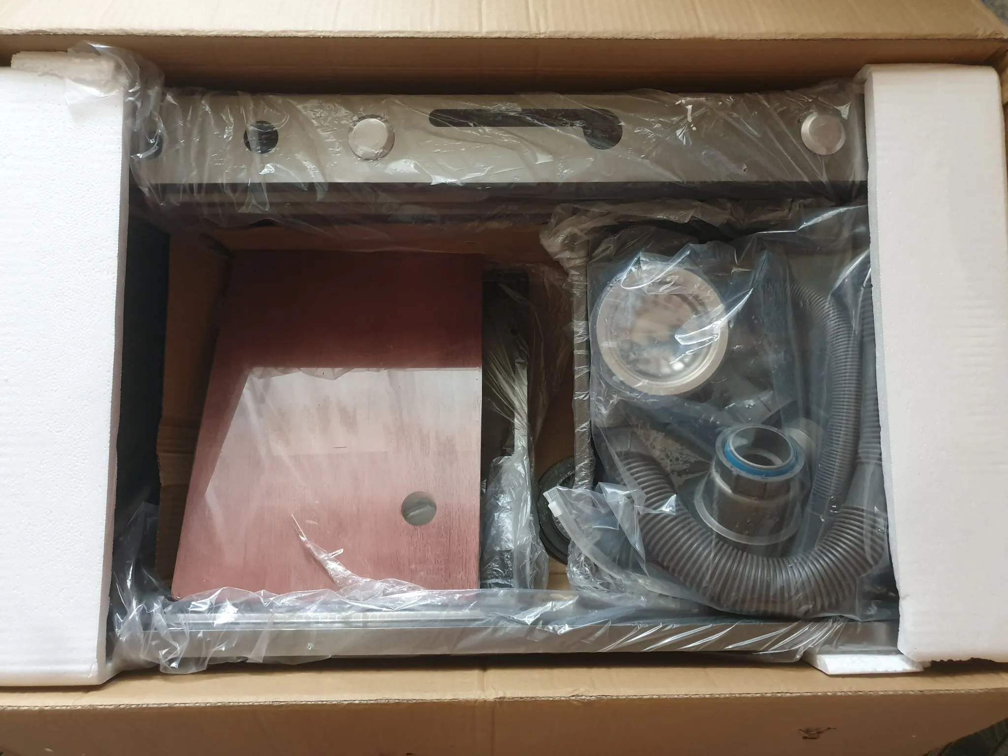 Багатофункціональне кухонна мийка з нержавіючої сталі в комплекті зі змішувачем