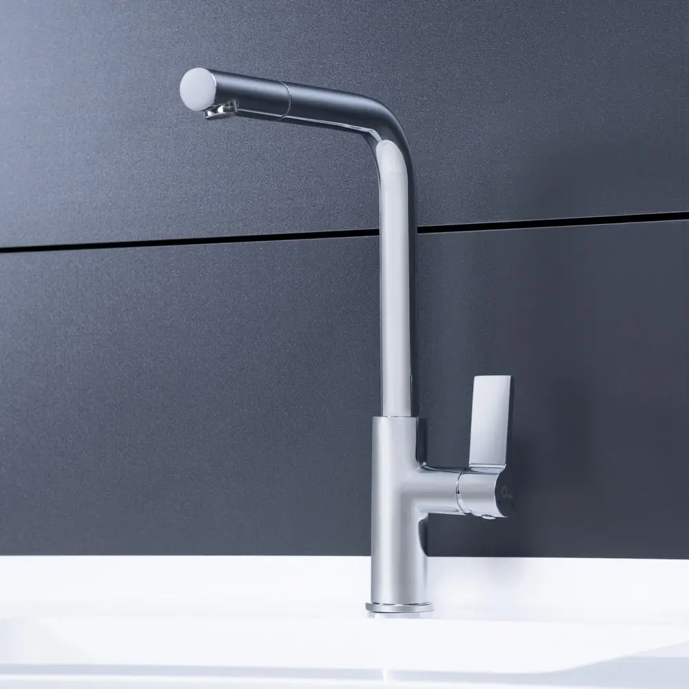 Кухоний змішувач з висувним шлангом лійки QT Iris CRM 007F
