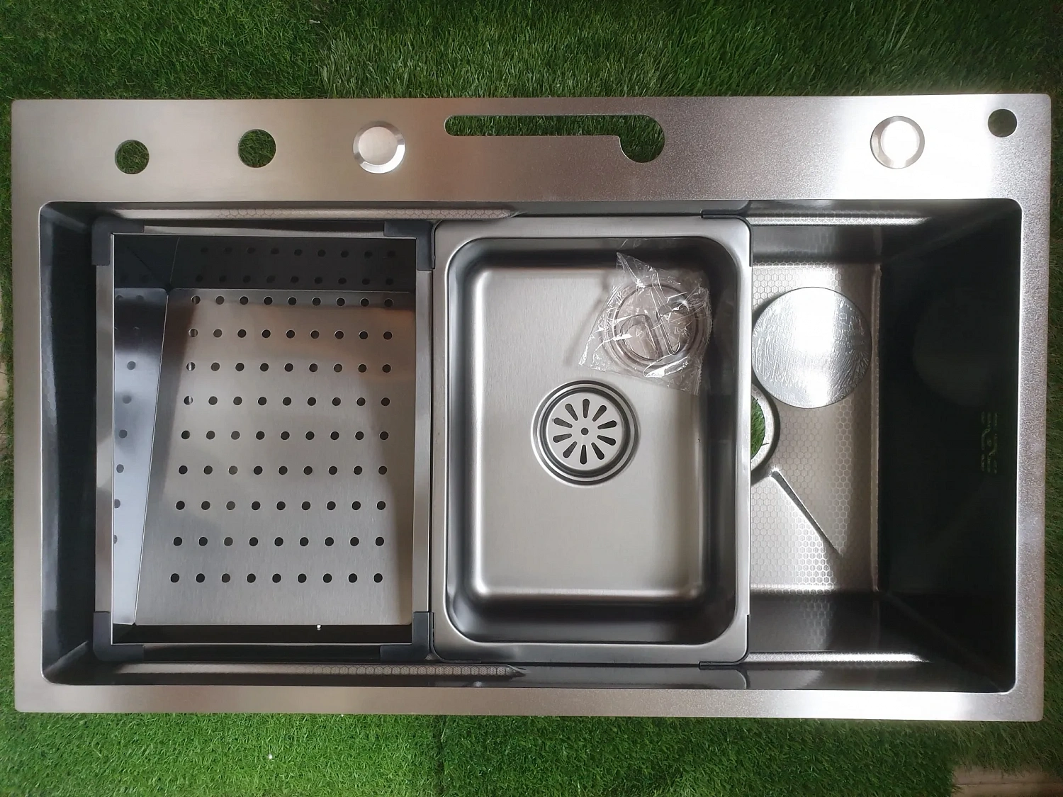 Багатофункціональне кухонна мийка з нержавіючої сталі в комплекті зі змішувачем